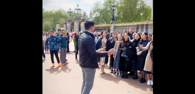 „Aur, argint şi palate, nu te-or scăpa de la moarte”. Penticostalii din România au cântat moartea regelui Charles, la poarta palatului Buckingham