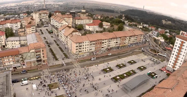 A fugit după un băiat. Alertă Braşov - Suceava