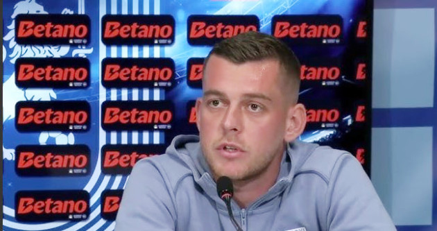 Tricoul lui Alexandru Cicâldău, cumpărat cu 10.000 de euro  la o licitaţie dedicată îngrijirii animalelor