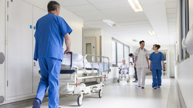 „Virozele de sezon” şi pneumoniile, în creştere, dar au scăzut cazurile de gripă