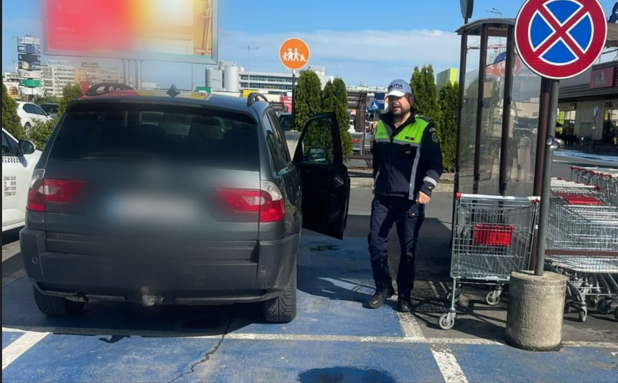 Atenție unde parcați la supermarket. 111 șoferi amendați 
