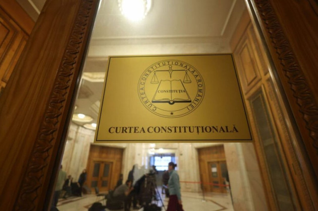 Liber la ascuns bani? CCR: Declaraţiile de avere nu trebuie să includă veniturile şi bunurile soţilor şi copiilor. Decizia a iscat deja controverse