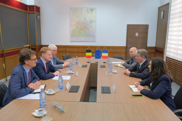 Ambasadorul Belgiei și-a început vizita oficială în județul Brașov. Miercuri s-a întâlnit cu primarul Brașovului, joi va participa la conferința Smart Airport Cities de la Ghimbav