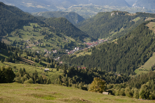 Opt uliţe din comuna Moieciu, modernizate cu bani de la bugetul de stat. Pod nou pe Uliţa Hanul cu Noroc