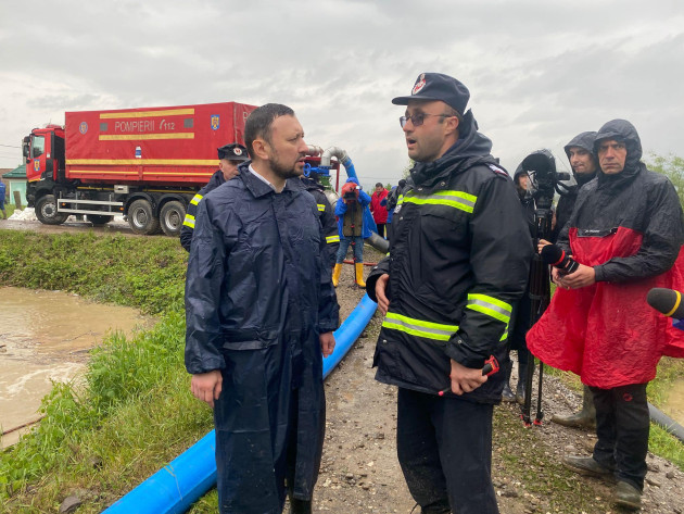 Mircea Fechet, așteptat în Brașov și Covasna. La TV anunța blocarea DN 1 pentru golirea controlată a barajului de la Săcele, până spre seară nu a apărut nicio informație publică că ar fi venit în zonă 