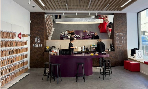 Experimentul Vodafone: La Brașov, sediul e cafenea