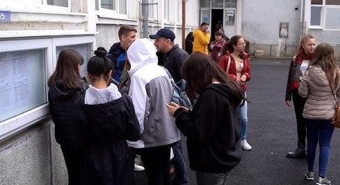 Prima proba de Bac scris la Braşov, 18 absenţi, niciun eliminat şi subiecte mai mult decât accesibile 