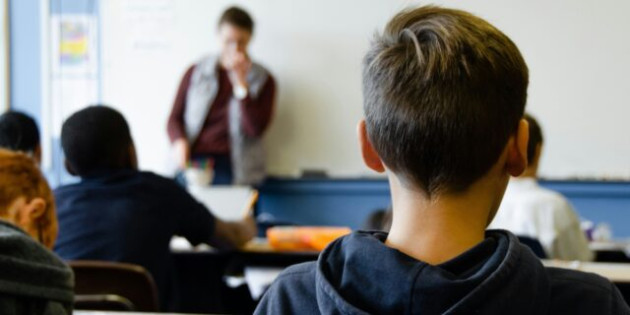 Elevii de la clasele cu profil artistic, sportiv sau pedagogic vor fi transferaţi în alte clase, dacă nu obţin minim media 6