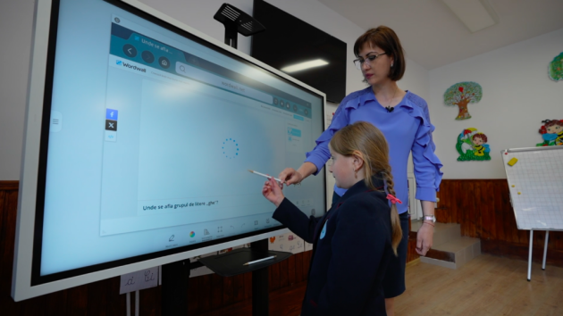 Materialele didactice pentru şcolile speciale, greu de procurat. Nu se mai cumpără pe „lista de dorinţe”, ci pe „listă standardizată”