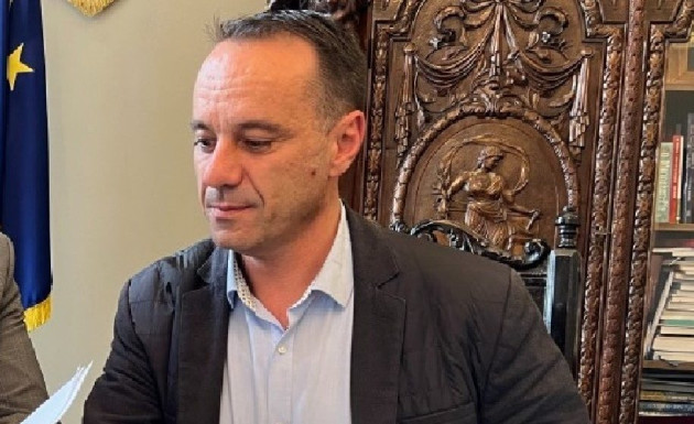 4 maşini electrice pentru secţiile Spitalului de Psihiatrie: Braşov, Zărneşti, Sânpetru, Vulcan