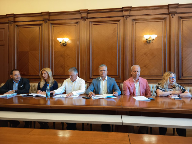 Roma, Paris, Barcelona. Cluj, Timișoara, București. Legăturile aeriene ale Brașovului „obligatorii”, după sondajul Brașov - Covasna - Harghita
