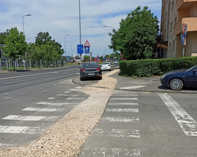 Şanţurile de piatră de pe strada Lacurilor din Braşov vor dispărea 