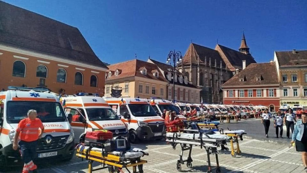 La mulţi ani, ambulanţierilor!