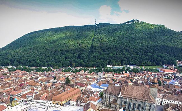 Tâmpa, prin lentilele aparatului de fotografiat