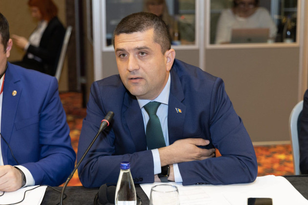 O prefăcătorie: concursurile făcute să iasă cine trebuie. Avem şi la Braşov 