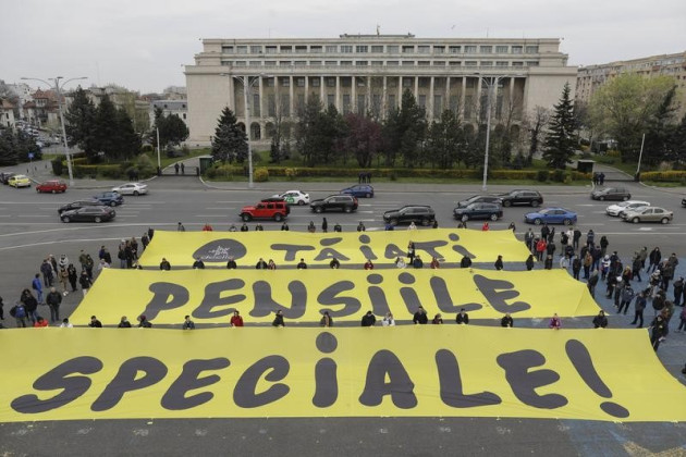 „Specialii” intră la „Pachetul 3”