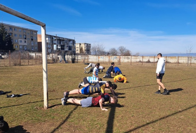 Amenajat în urmă cu 125 de ani, de 25 de ani în paragină. Primăria Braşov cere Ministerului Transporturilor terenul de rugby din Triaj