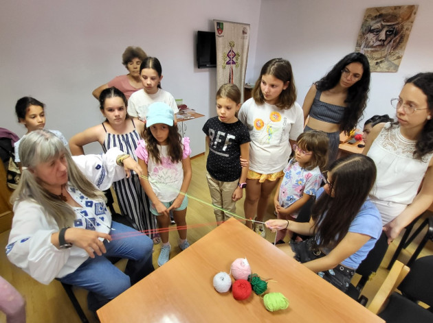 Împletituri medievale. Ateliere pentru copii şi tineri, la Centrul Cultural Reduta