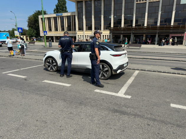 Razia taxi şi „taxi”: Din 42 de şoferi opriţi, 5 nu erau români