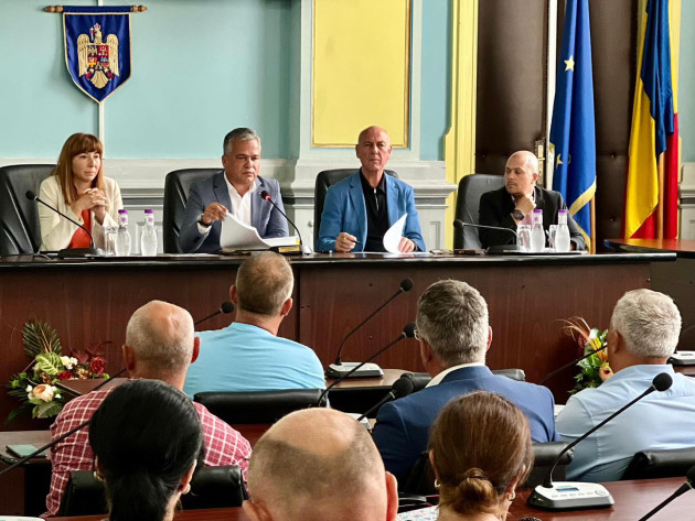 Salvarea ar putea veni din Europa. Primarii din judeţul Braşov, chemaţi în şedinţă la Consiliul Judeţean Braşov pentru „Anghel Saligny”