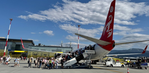 Şefii Aeroportului Braşov, asiguraţi pentru greşeli