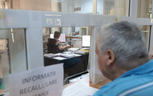 Guvernul pregăteşte interzicerea cumulului pensiei cu salariul de la stat