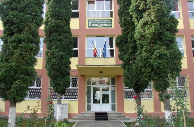 Elevii Liceului Silvic Braşov vor avea o sală de sport 