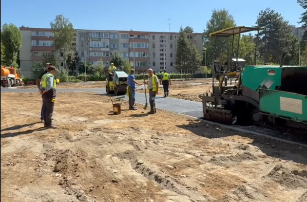 Un nou loc de relaxare, în cartierul Astra din Braşov. Amenajat pe strada Venus, în locul unor foste bazine ale Companiei Apa Braşov 