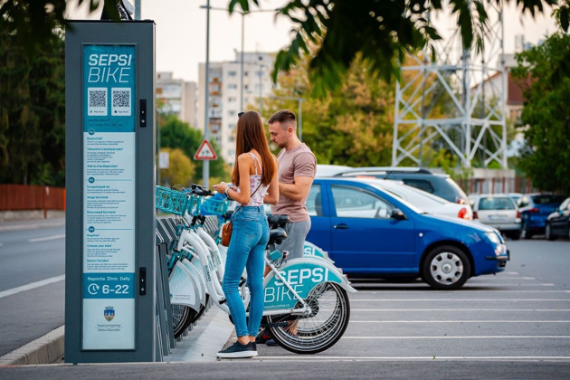 Din vecini: 2 biciclete sau un abonament pe 5 ani la „RATBV” pentru maşina de 15 ani  