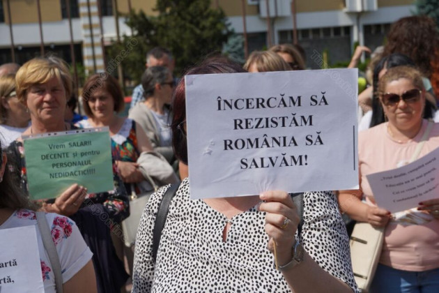 Dosarele pentru plata cu ora în anul şcolar 2025-2026, depuse în 28 şi 29 august 
