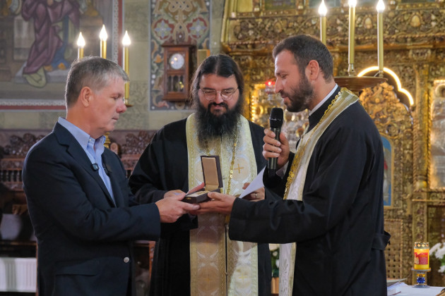 Primarul Braşovului, decorat de Mitropolitul Ardealului 