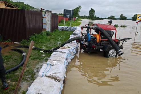 În locul sacilor cu nisip, bariere mobile. Braşovul se pregăteşte pentru următoarele inundaţii