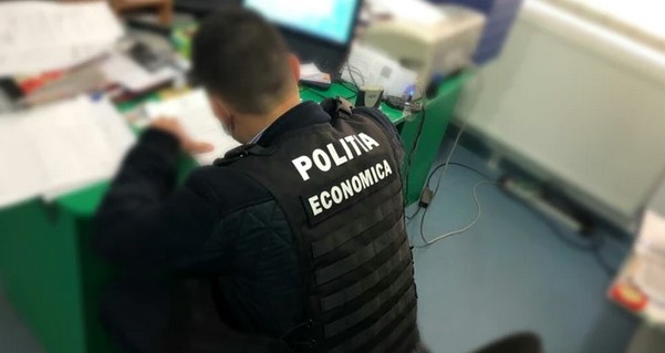 Anchetă la o asociaţie de proprietari din Braşov: lipsesc 235.000 de lei, 3 persoane ridicate de acasă  