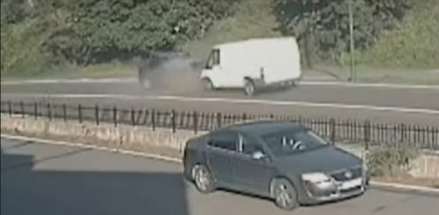 5 ambulanţe la accident, Poliţia a numărat o singură victimă
