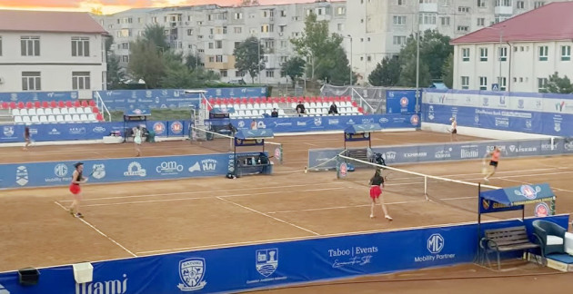 Ştefan Andreescu şi Simona Ogescu au câştigat titlurile de campioni naţionali la simplu