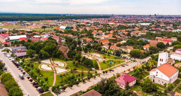 Prin centrul satului cu 0,70 la mie