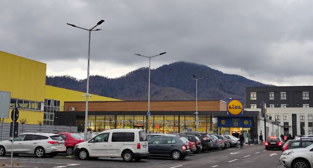 Lidl „gătește” românește: telemea cu negrilică și mămăligă
