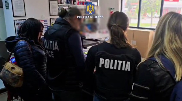Cu Poliţia la uşă, 45 de firme într-o zi