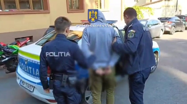 Prins la 20 de metri de ușa victimei