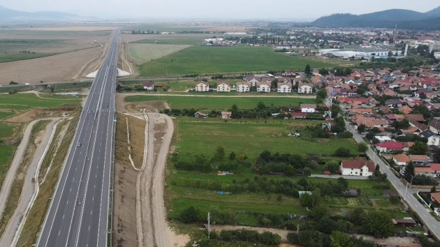 „Am ieşit să testez puţin maşina pe autostradă”. Plimbarea de duminică cu 219 km/oră, 5 în mașină, un copil printre ei 