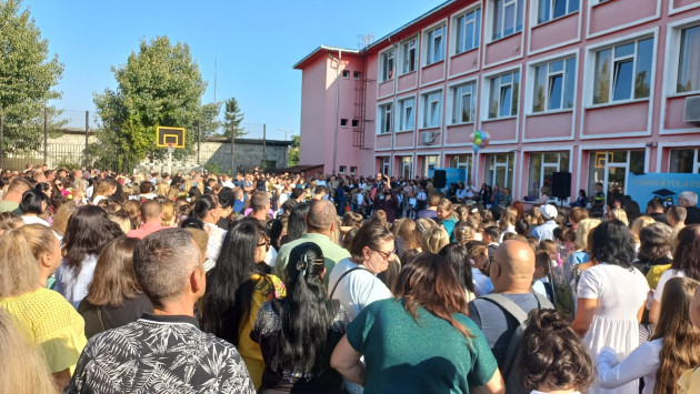 „Peste 99% din profesori au calificativul «foarte bine». Vi se pare normal?”