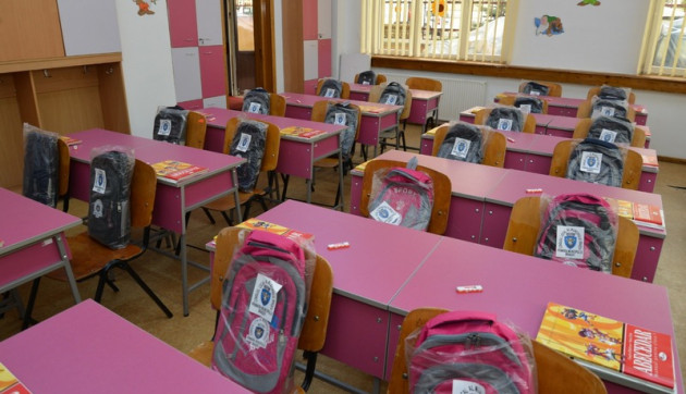 Elevii din clasele pregătitoare vor primi și în acest an „Primul Ghiozdan”. Direcția de Asistență Socială Brașov a achiziționat 2.800 de pachete