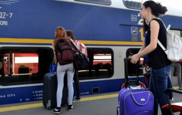 Studenţii cu buletin de tip nou trebuie să obţină dovada domiciliului de la evidenţa populaţiei