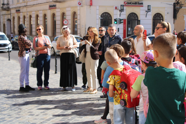 Marţi -„ Locuri ale memoriei”, miercuri - „VIP Tour”