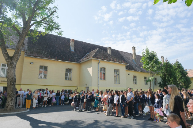La „Şaguna”, primul clopoţel a sunat în clădire nouă