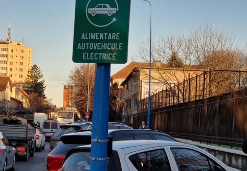 Cele 5 „benzinării” electrice din oraş, 14.976 lei/an doar asigurarea. Furt, vandalism, avarii electrice