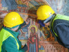 Lucrări delicate la Biserica Sfântul Nicolae din Brașov.  Orice eroare poate distruge o pictură, susțin specialiștii