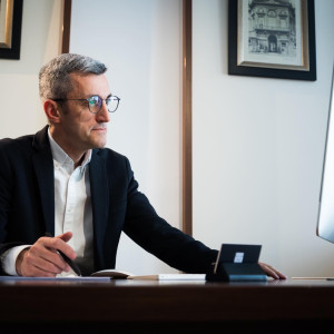 „Top performer” şi „Dincolo de amfiteatru” – două noi burse pentru studenţii de la Braşov. Pot urca până la 10.000 de lei