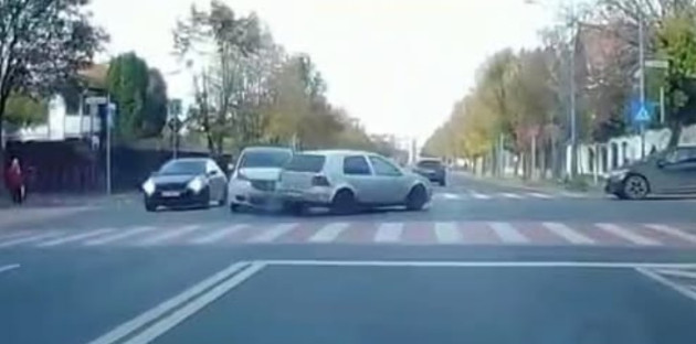 Le-a tăiat calea, doar unul a scăpat