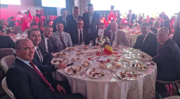 Ponta, la masă parlamentari plecaţi din POT, AUR şi SOS România. Ce planuri ar avea fostul lider PSD